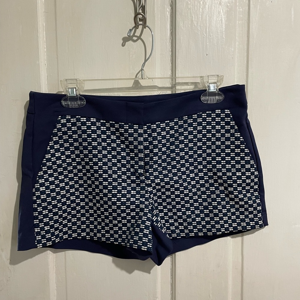 EUC DKNY SIZE 4 Shorts